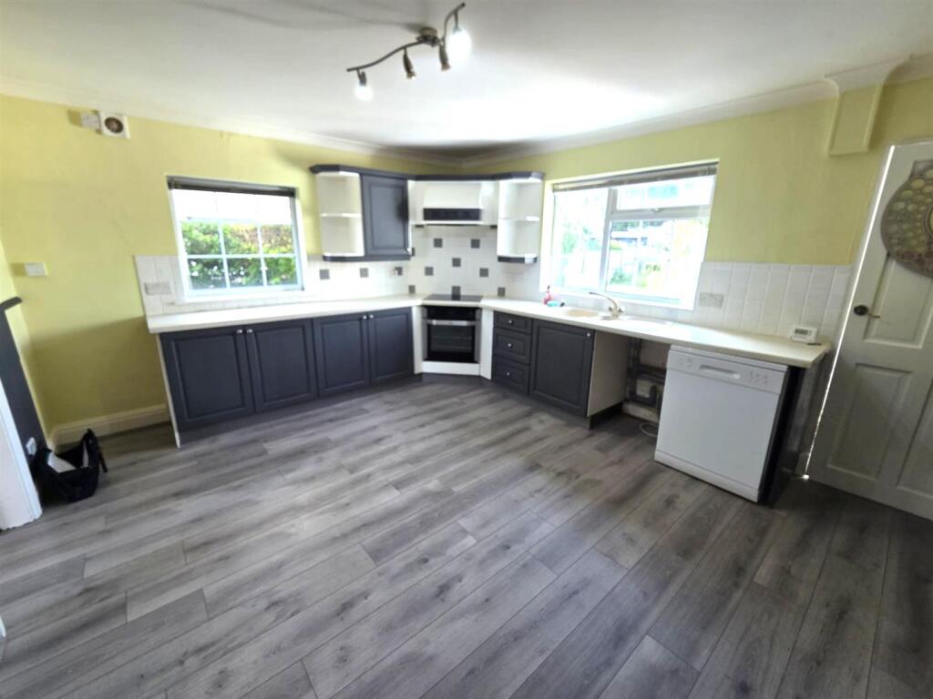 House in Bassetlaw, East Markham - View 3