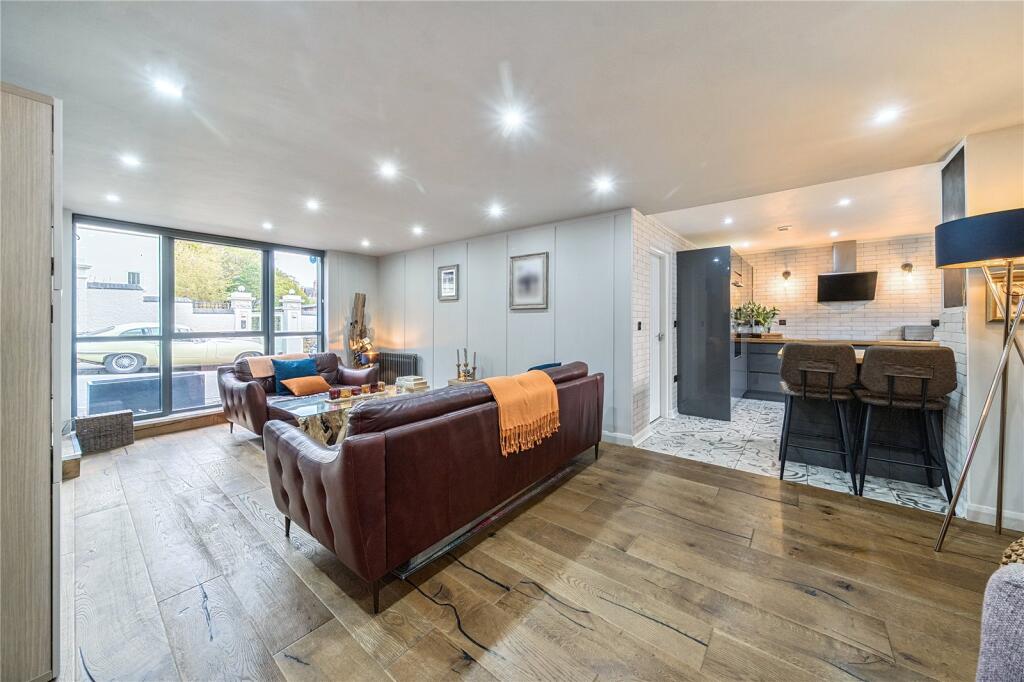 8, Lenton Avenue photo 4