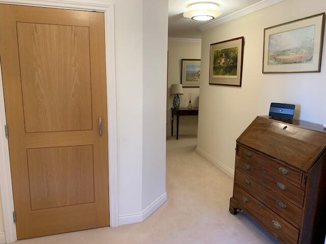 Apartment in Redhill - View 3