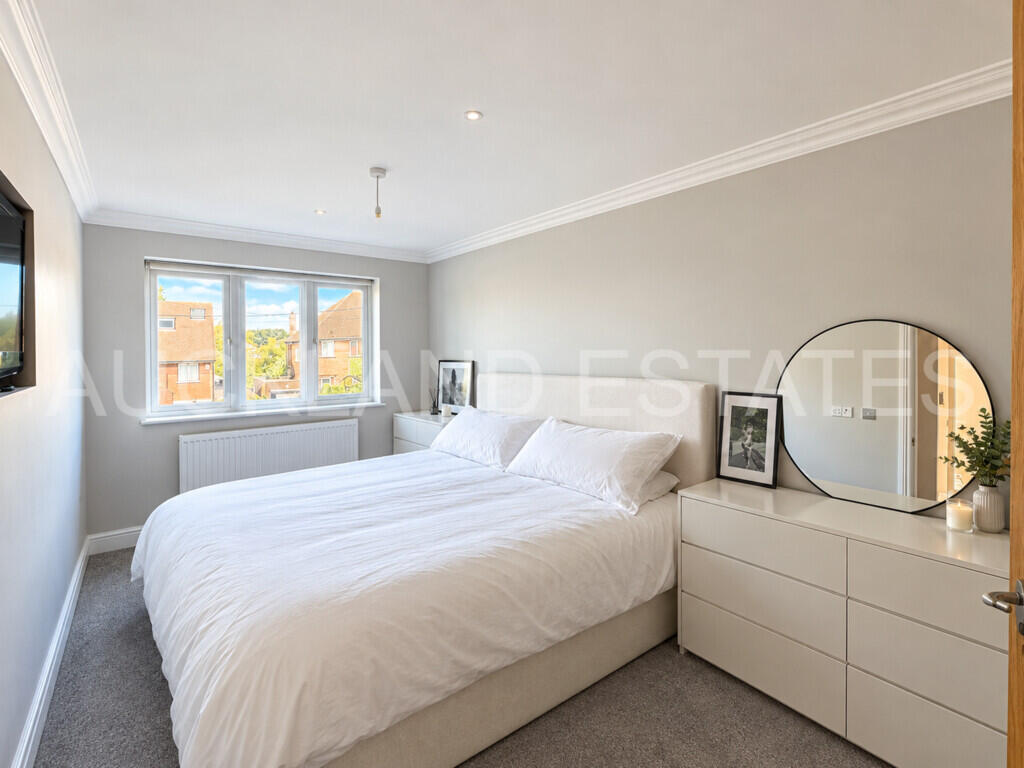 Apartment in St Albans - View 5