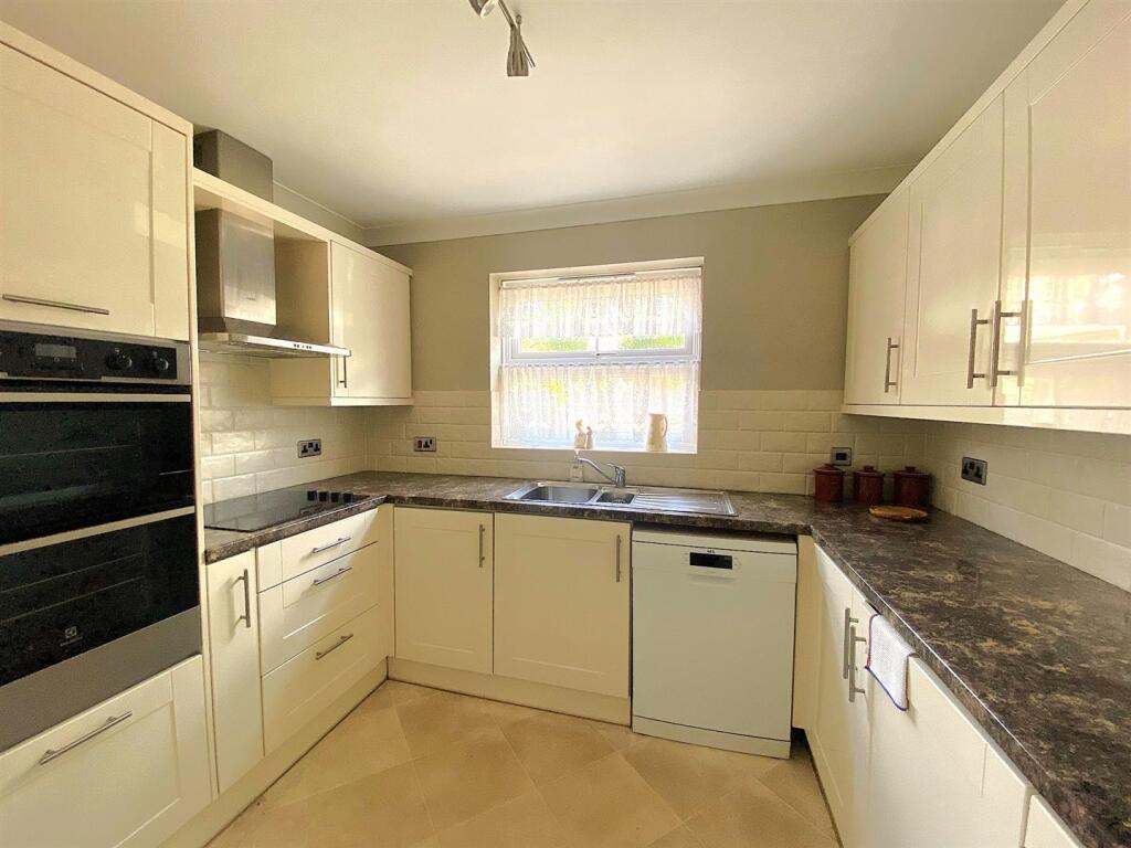House in Rother, Bexhill-on-Sea - More