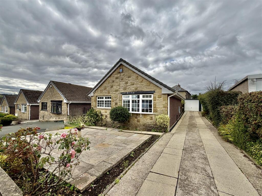 Main image of property: Oak Avenue, Meltham, Holmfirth