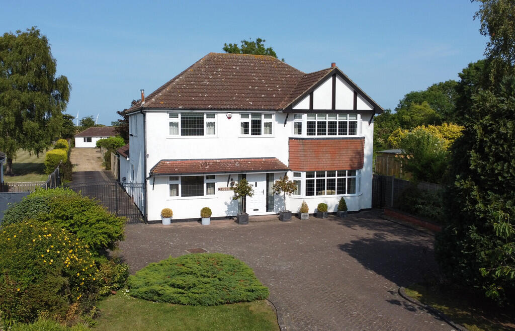 Main image of property: 75 Tetney Lane, Holton-le-Clay DN36 5AU