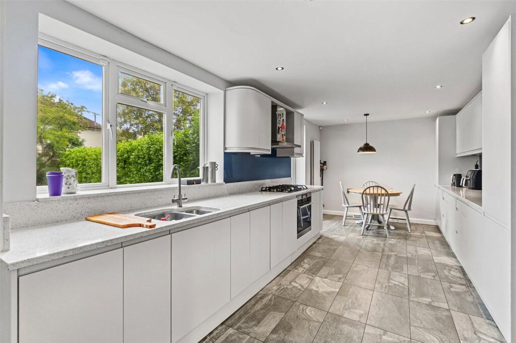 House in London, Hampton Hill - View 5