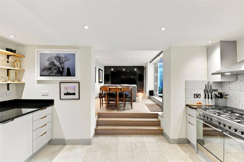 Apartment in London, Lot's Village, Earl's Court - More