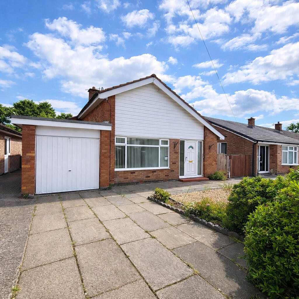 3-bed detached on Eaton View, Moulton, Northwich, £279,000