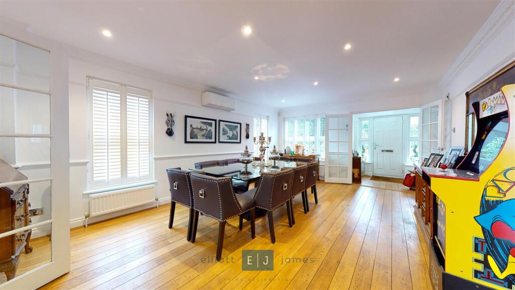 House in Epping Forest, Loughton - View 4