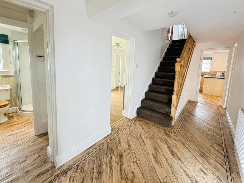 House in Doncaster, Haslam Park, Bessacarr - View 4