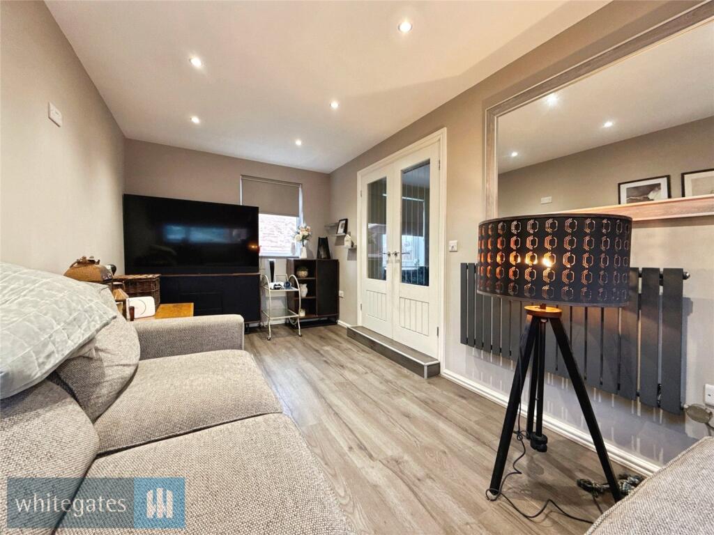 Priory Park Close, Lundwood, S71 photo 3