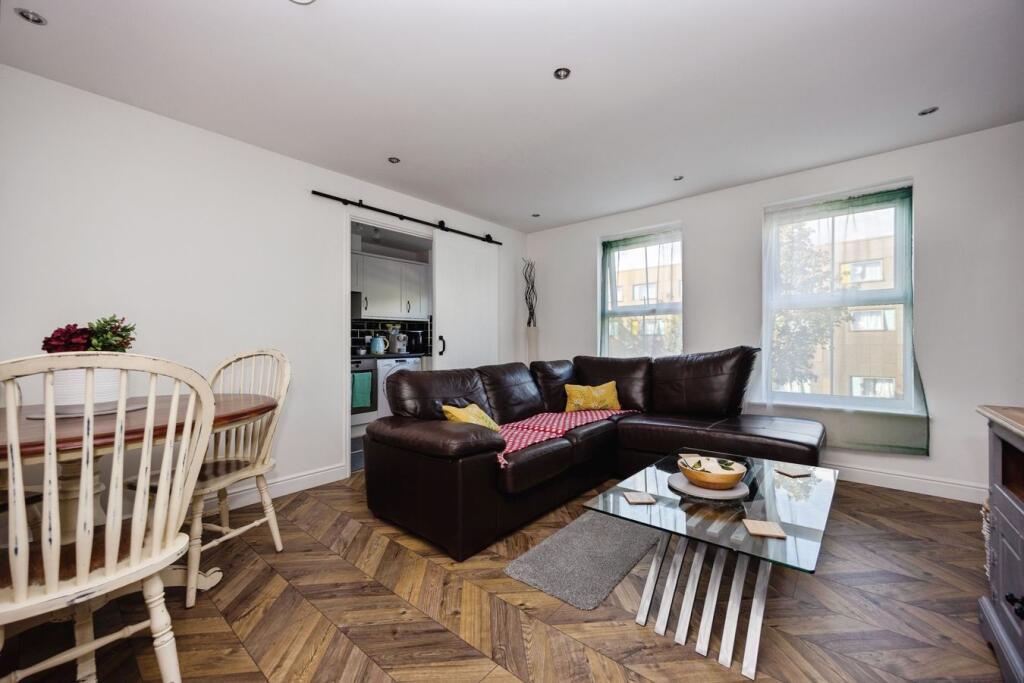 Apartment in Rushmoor, Hampshire - View 5