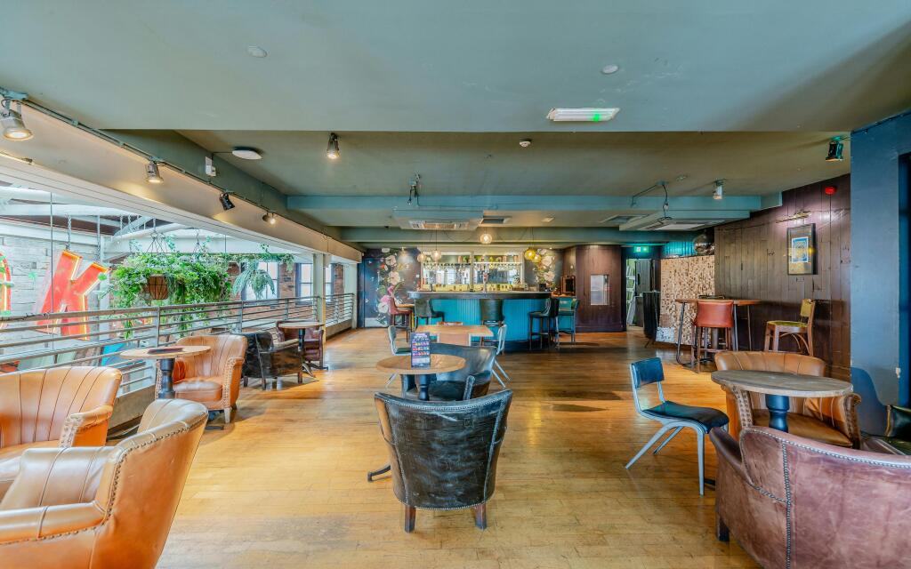 8682883-interior20.jpg