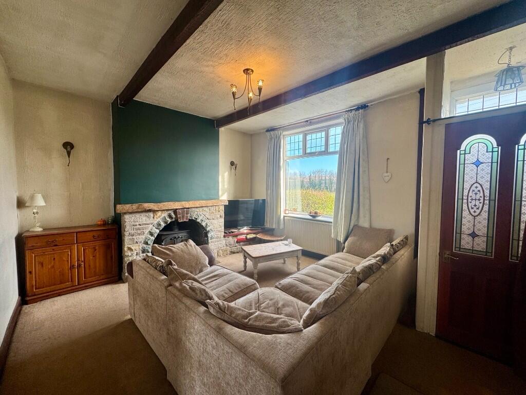Long Lane, Heath Charnock, PR6 photo 3
