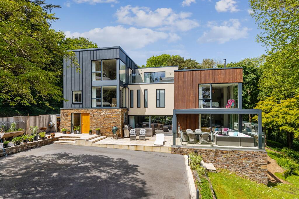 Main image of property: Moult Hill, Salcombe