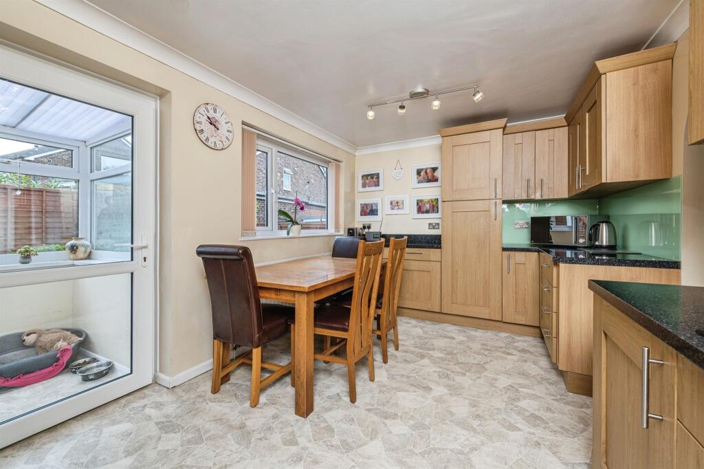 House in Holmfirth, Kirkroyds, Wooldale - More
