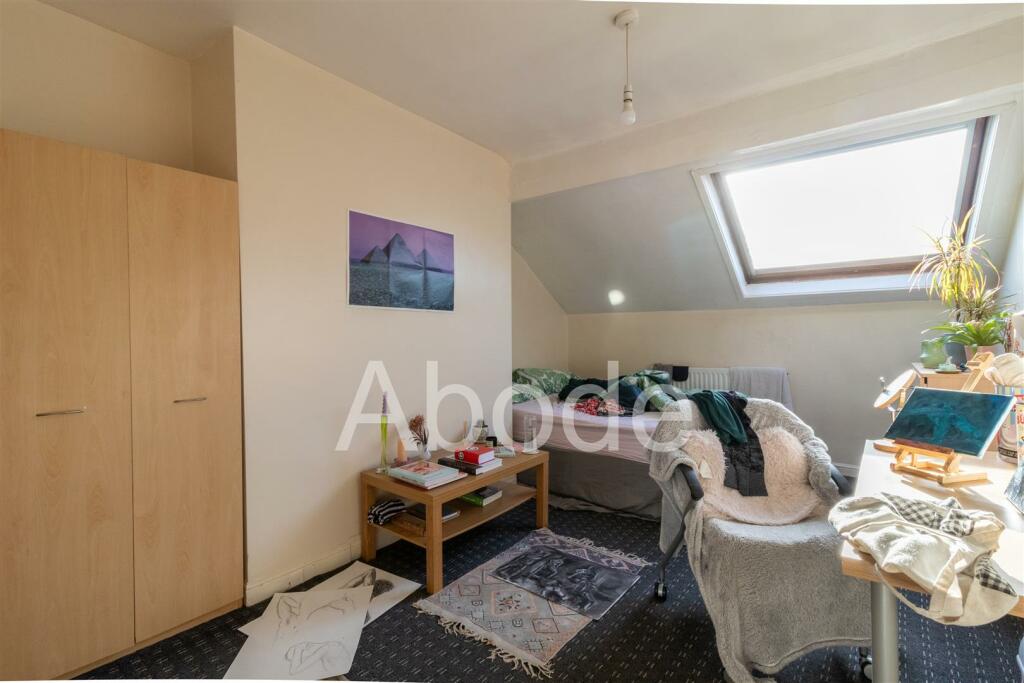 8 bedroom house for rent