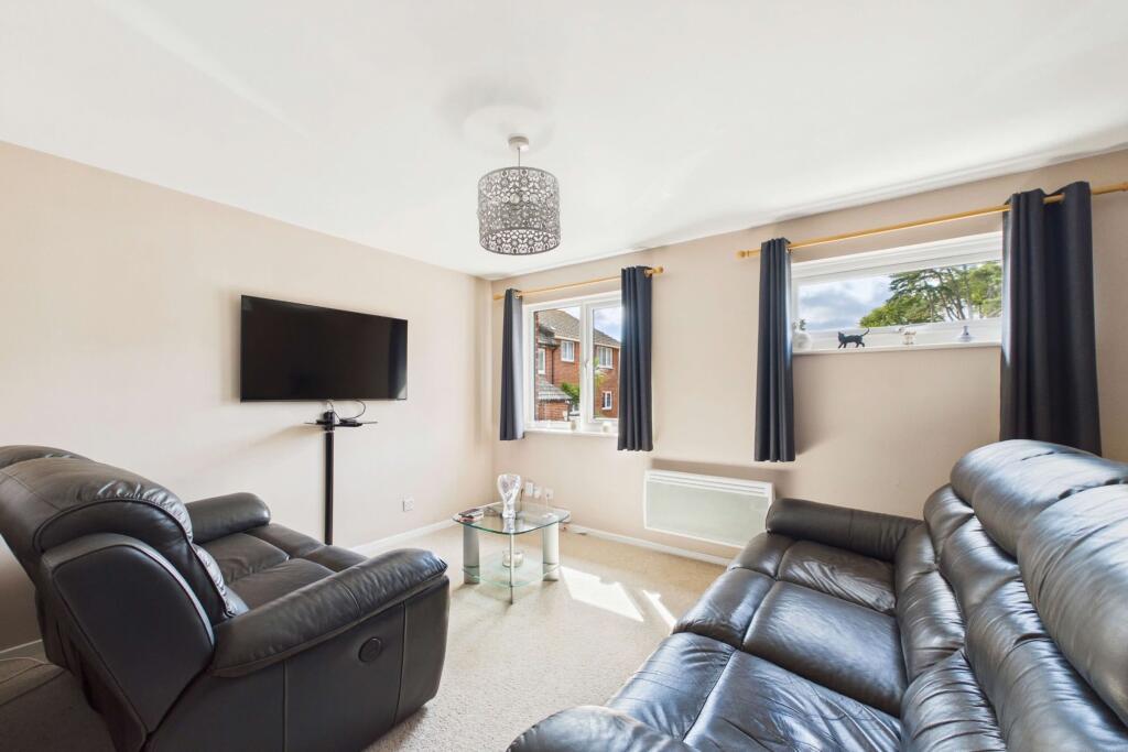 Apartment in Paignton, Roselands - View 3