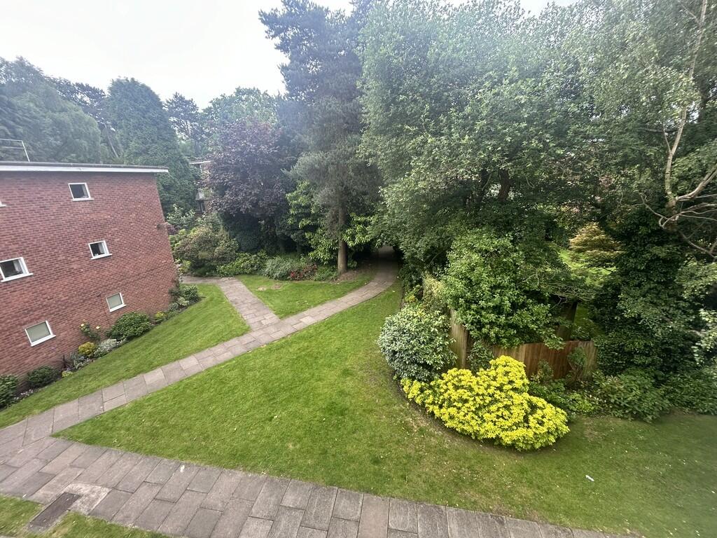 Apartment in Sutton Coldfield, Clifton Park Estate - More