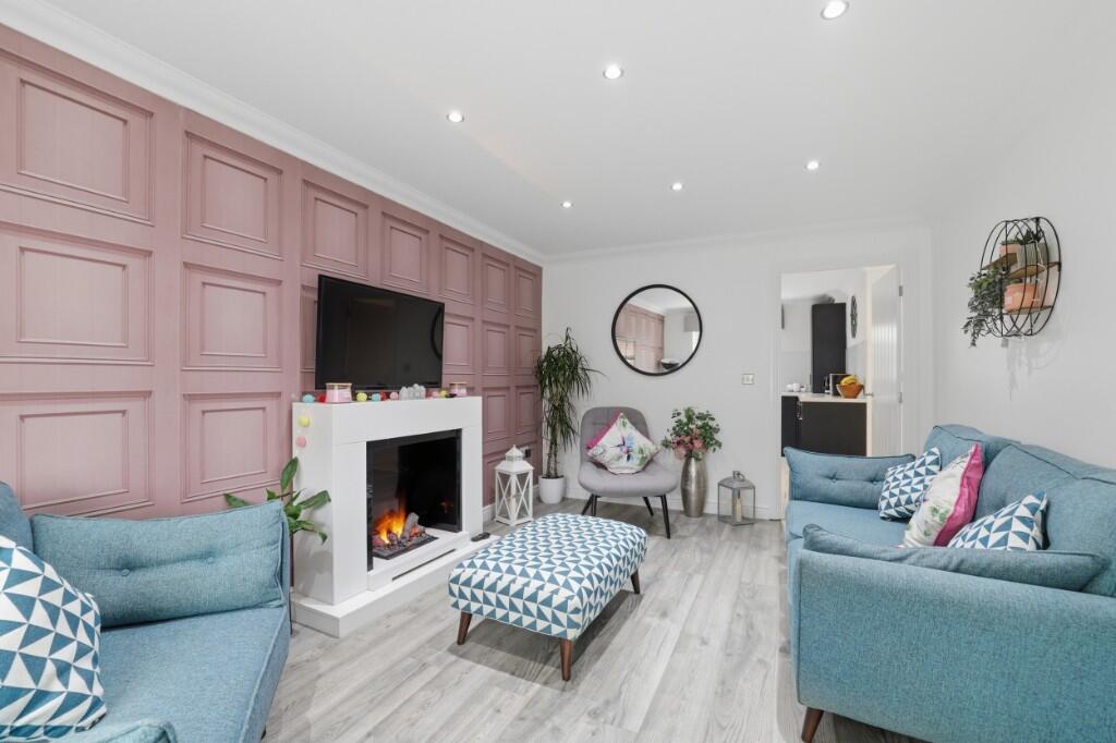 Rockbank Crescent, ML5 - View 4