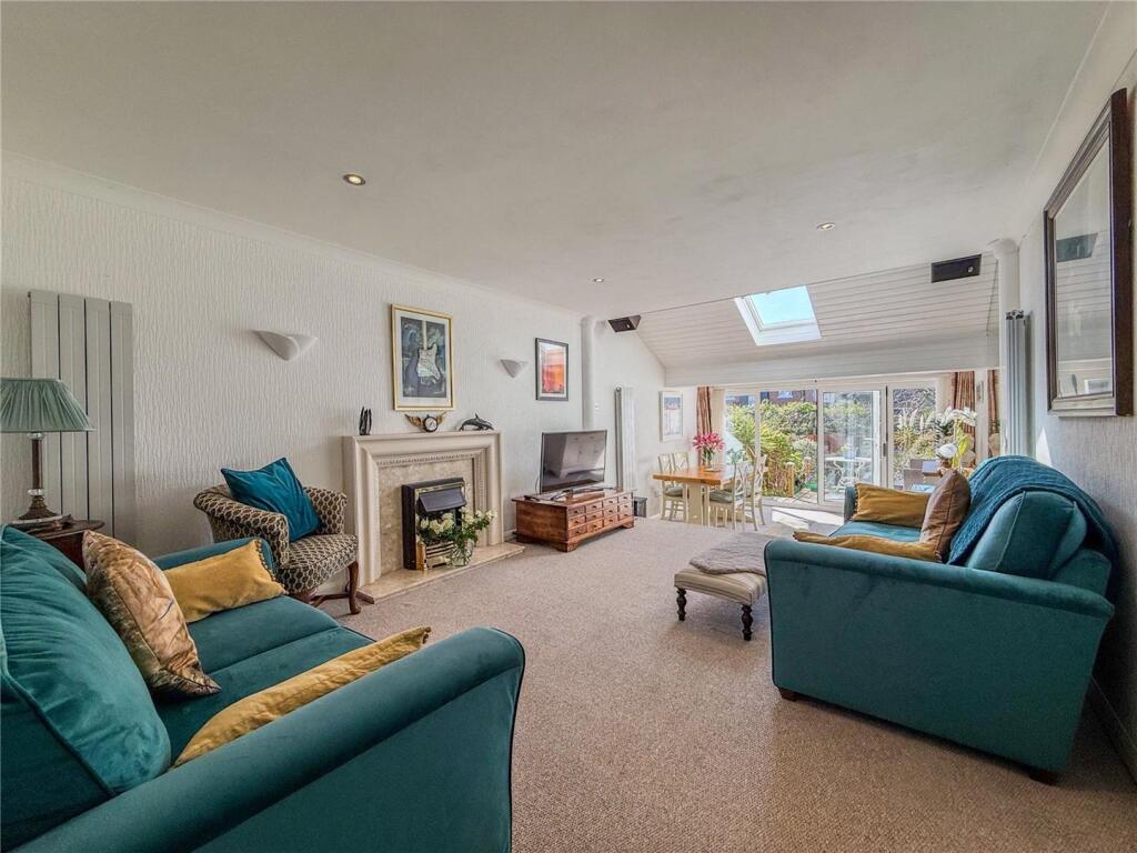 House in Christchurch, Purewell - View 4