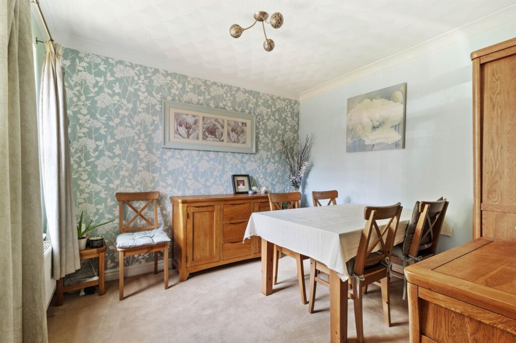 Kingsbury Close, Appleton, WA4 - More