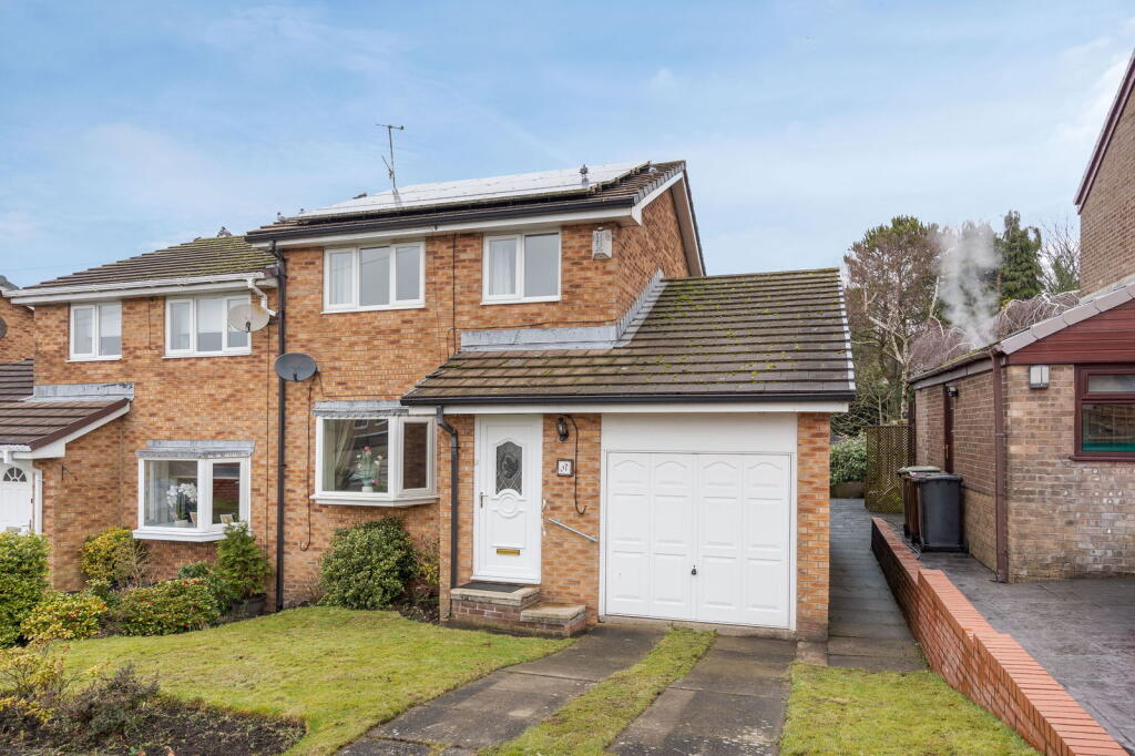 Main image of property: Peter Street, GLOSSOP, SK13 1HD