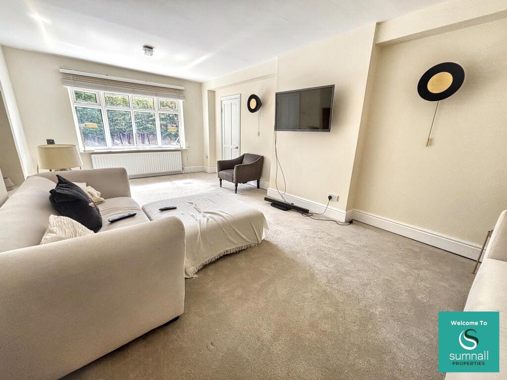 House in Lichfield, Summerhill, Wall - View 3