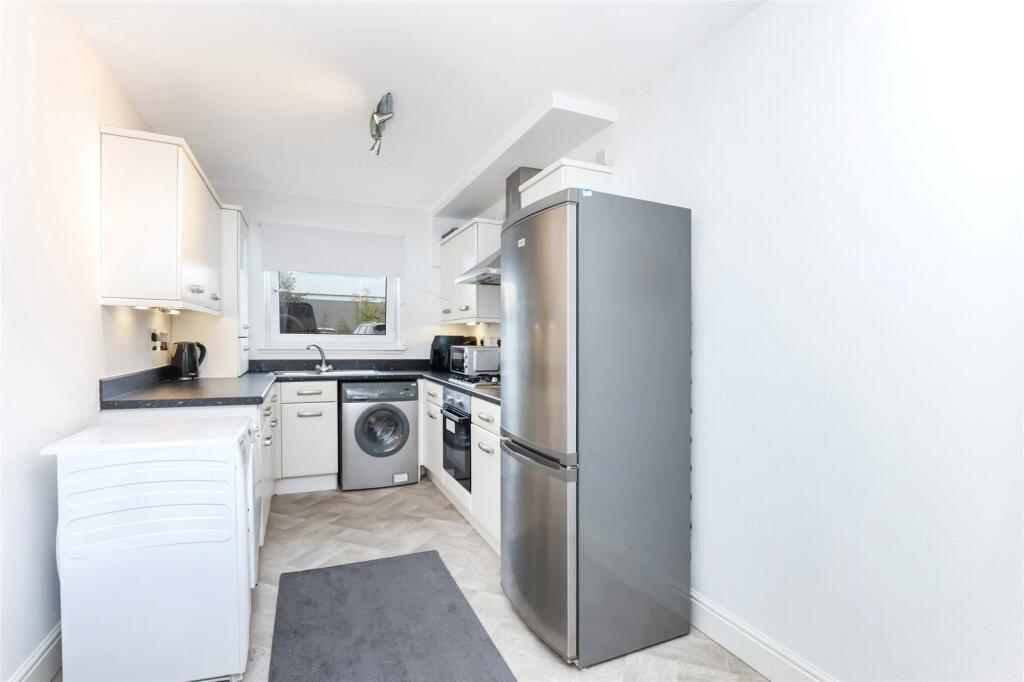 Apartment in New Stevenston, Brannock Park, Ravenscraig - View 5