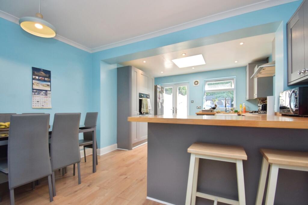 House in Bromley - More