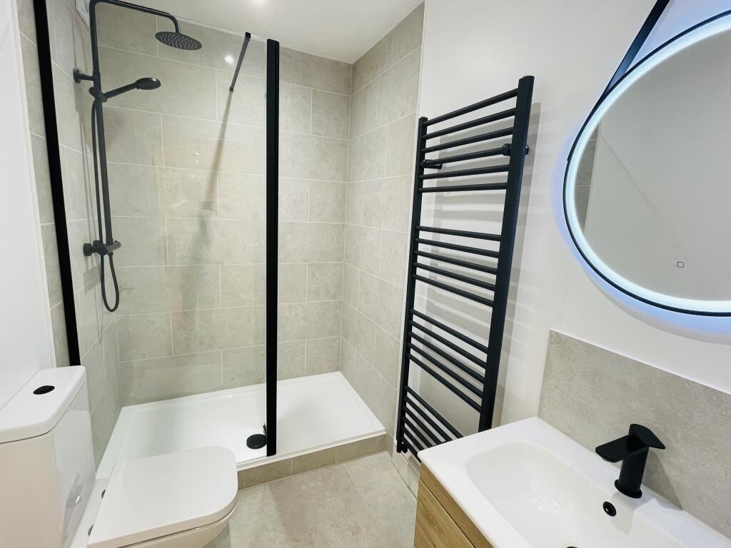 Apartment in Swansea - View 5