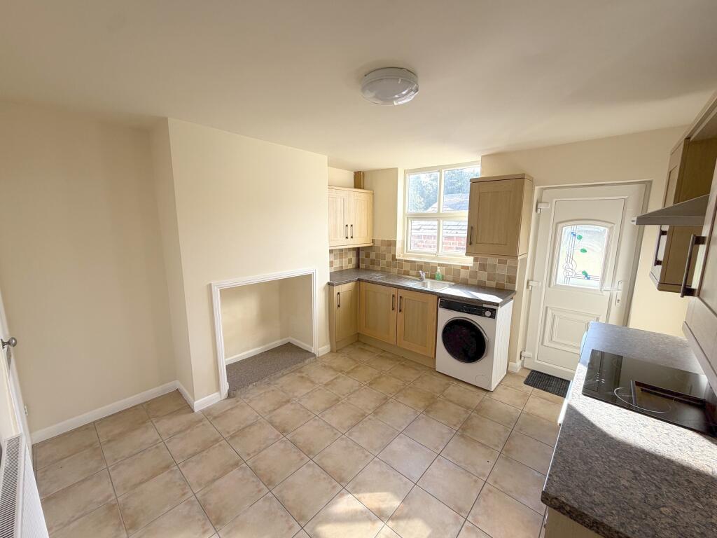 Main image of property: Chatsworth Road, Chesterfield, Derbyshire