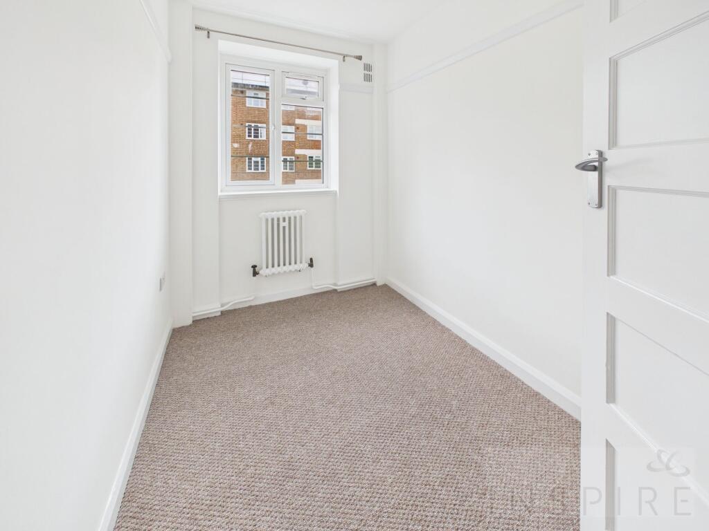 Apartment in Horsham, West Sussex - View 5
