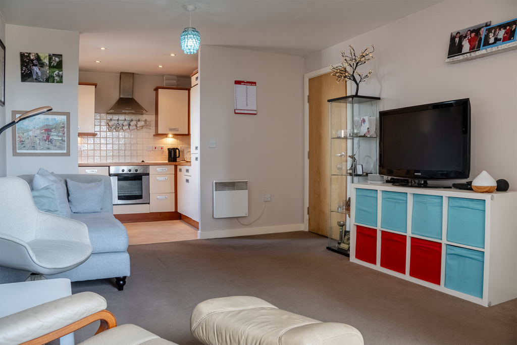 Apartment in Slough - View 5