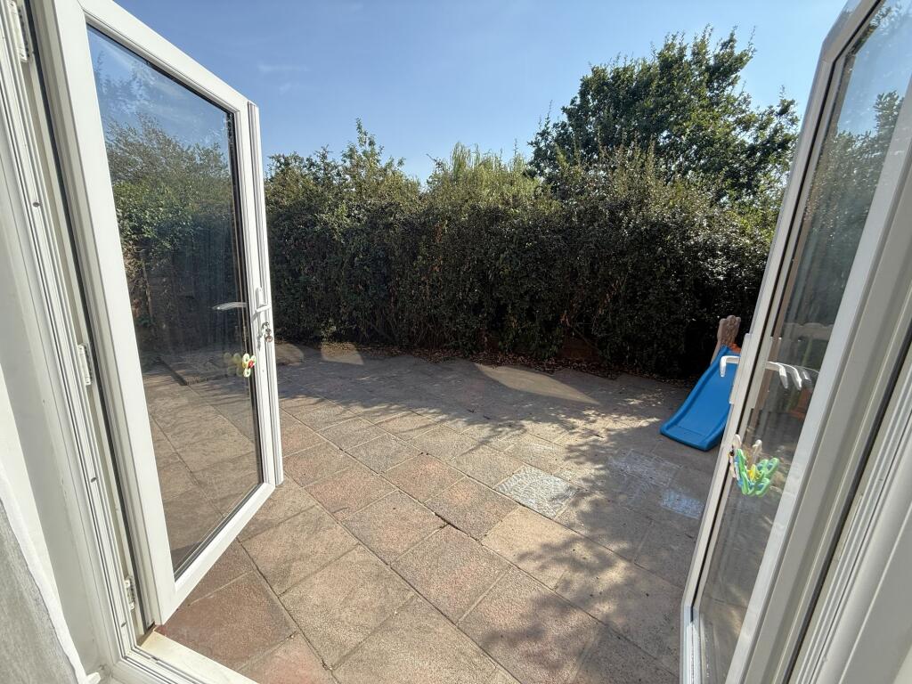 Apartment in Enfield - View 4