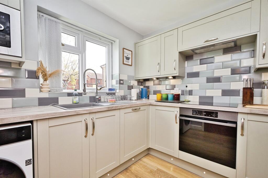 House in Crewkerne, Somerset - View 5