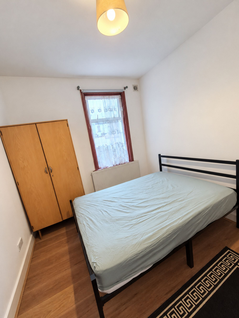 House in London, Royal Borough of Greenwich - View 3