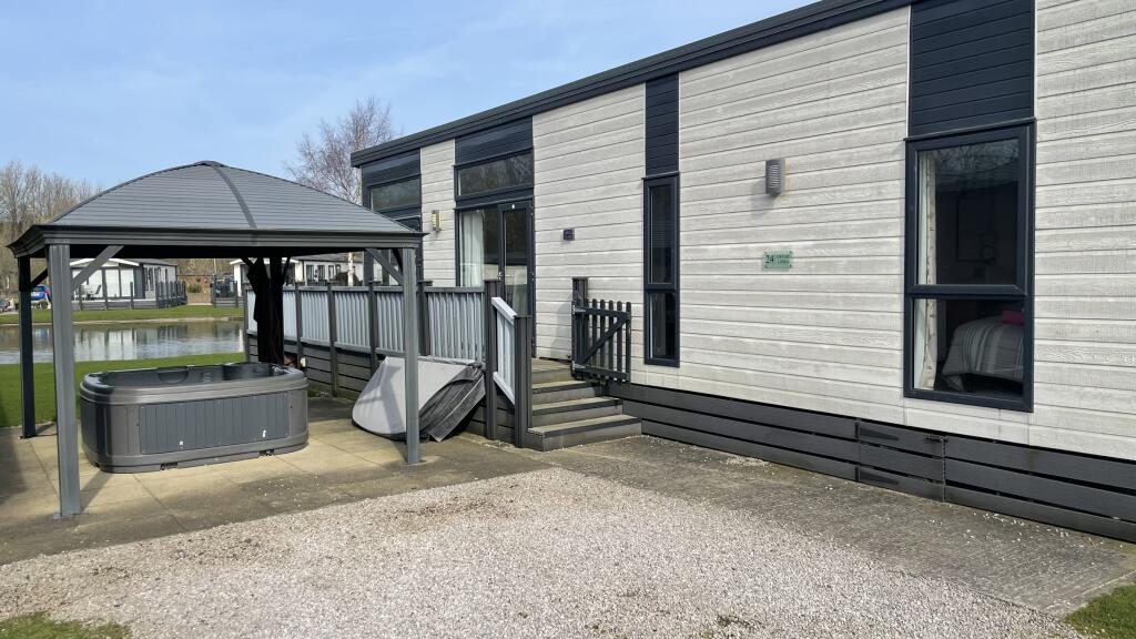 24 Yealand Conyers, South Lakeland Leisure Village, LA6 1BH photo 2