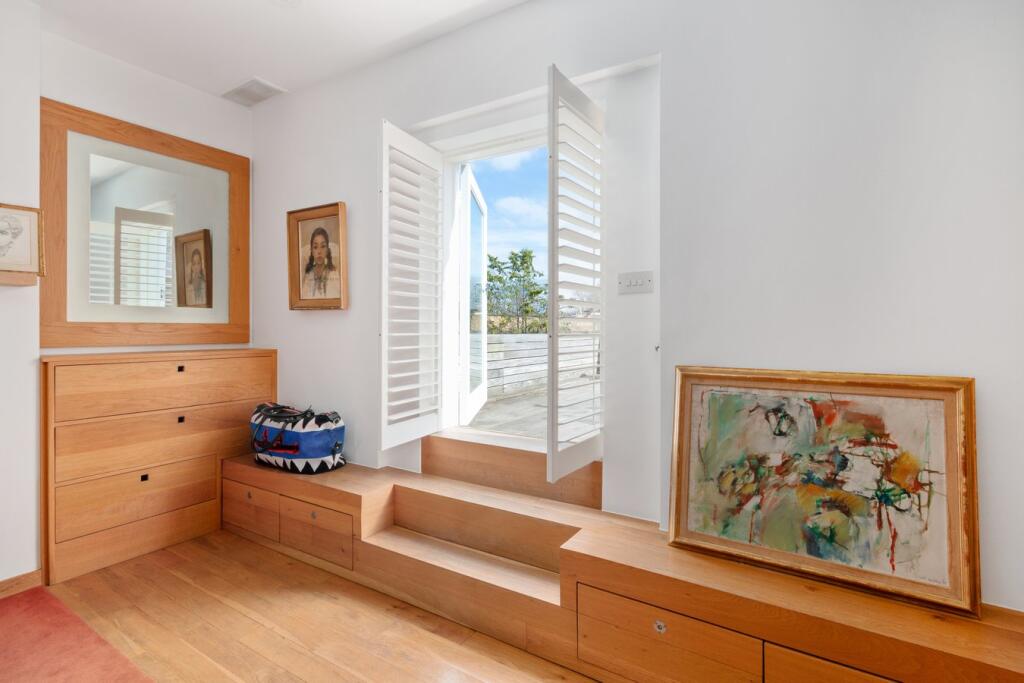 Ravenscourt Avenue, Ravenscourt Park, Hammersmith, W6 – další