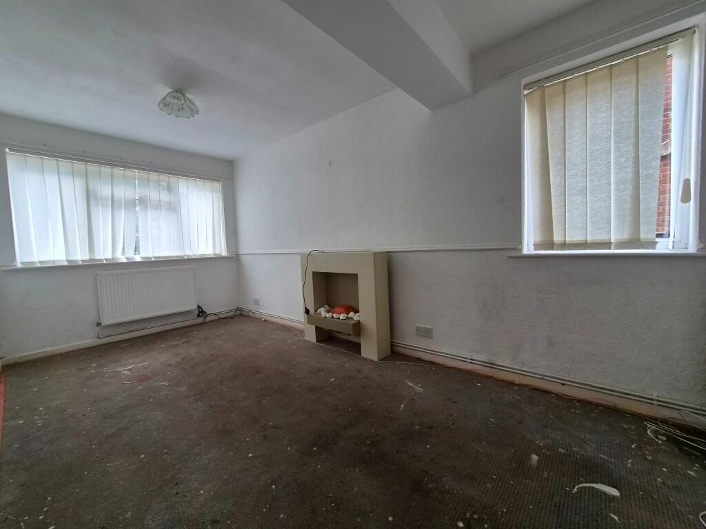 Dean Moor Road, Stockport, Greater Manchester, SK7 photo 2
