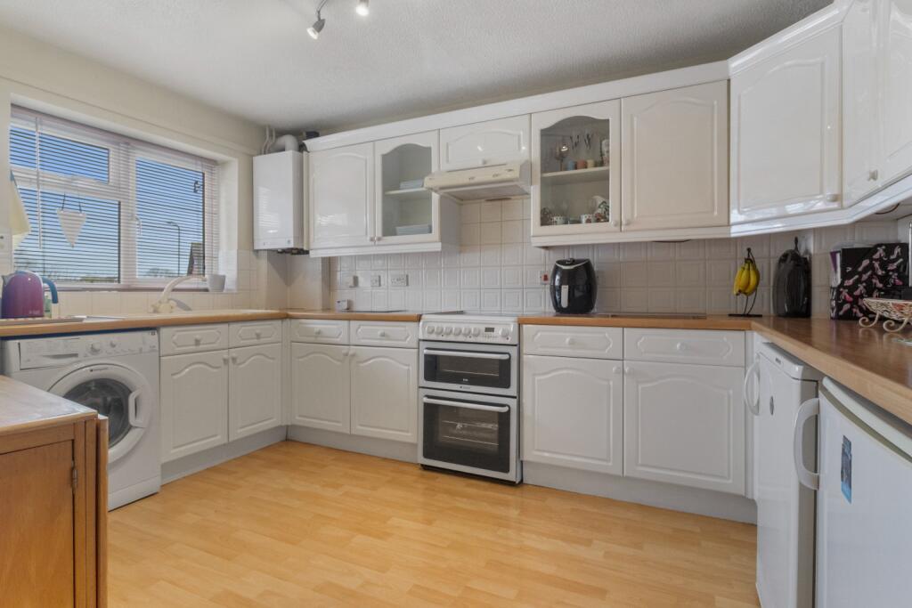 6, Preece Close, Malvern, Worcestershire, WR14 1JG photo 2