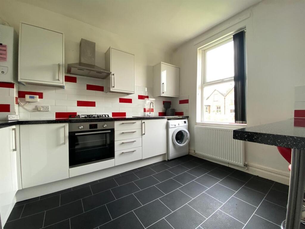 Apartment in Manchester, Chorlton-cum-Hardy - View 5