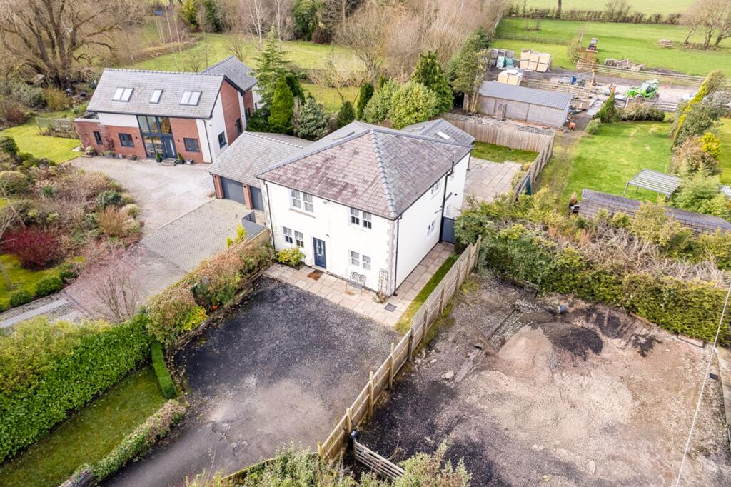 Blue Stone Lane, Mawdesley, L40 photo 4