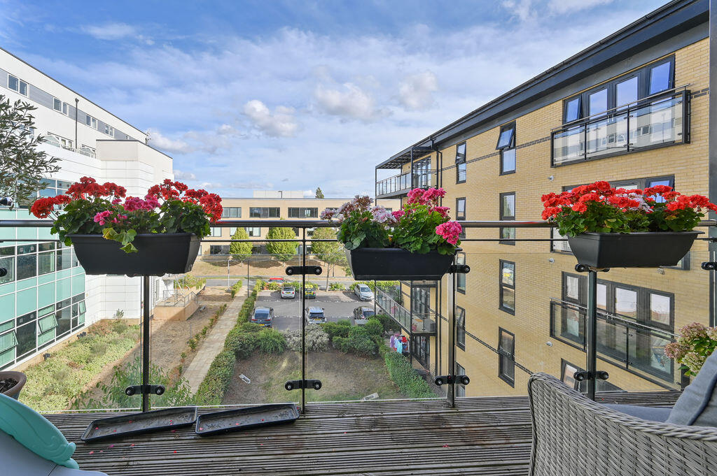 Apartment in St Albans - View 5