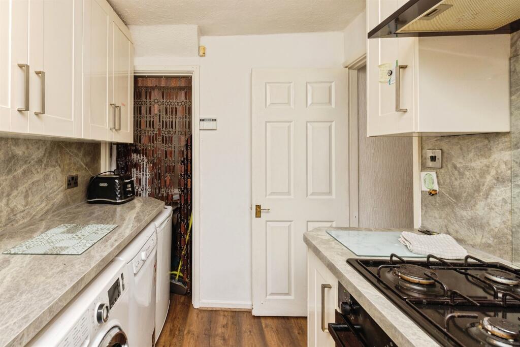 House in Bradford, Wrose - More