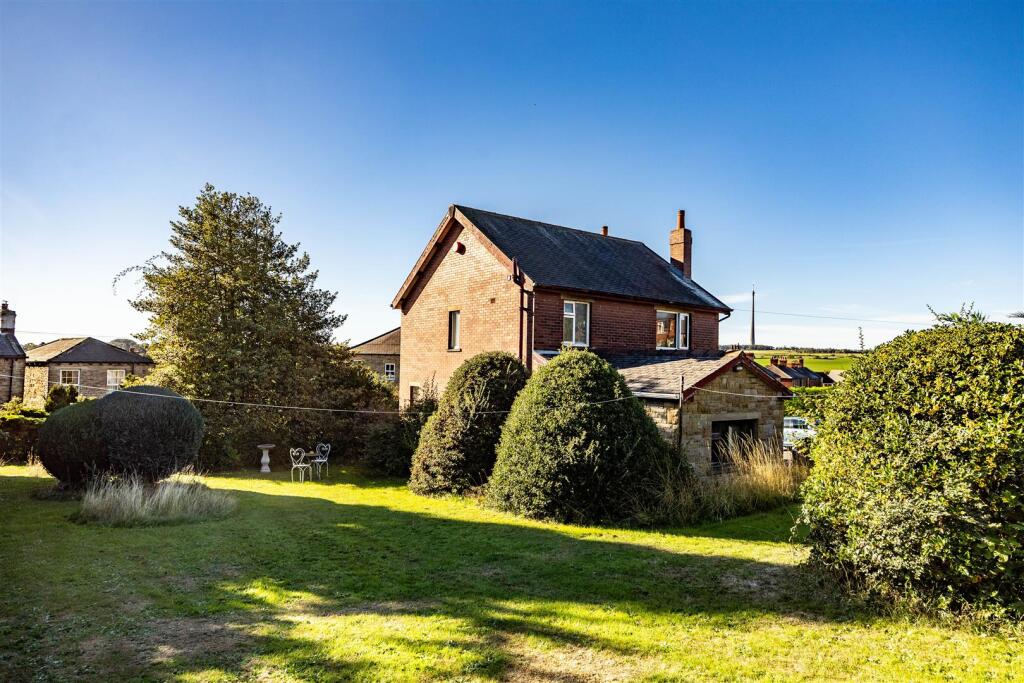 Barnsley Road, Flockton, Wakefield - View 3