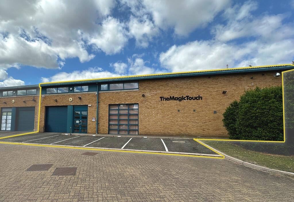Main image of property: Unit 4, Apex Business Centre, Boscombe Road, Dunstable, Bedfordshire