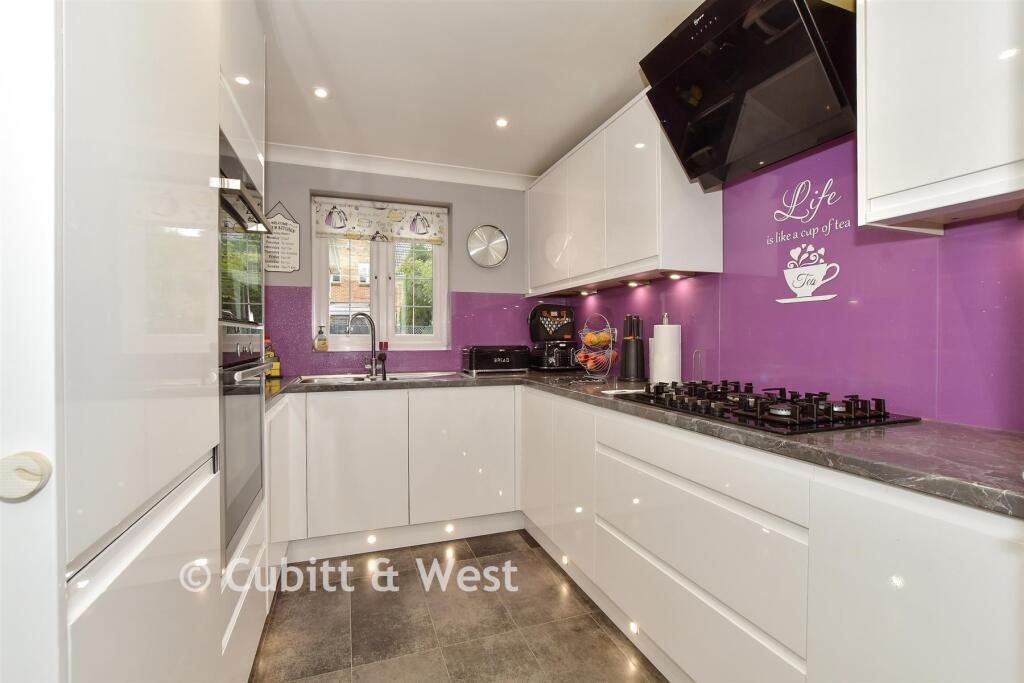 House in Crawley, Broadfield - More