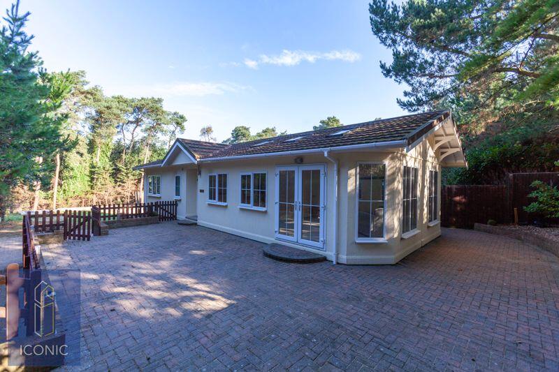 2-bed caravan on Merry Hill Country Park, Telegraph Hill, Norwich, £157,499