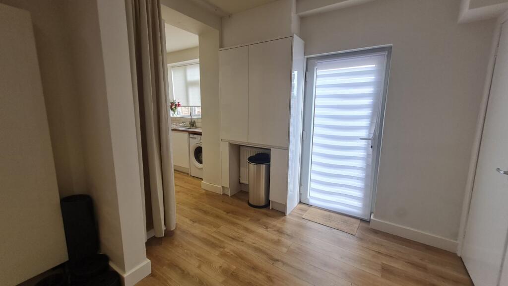 House in Wakefield - View 5