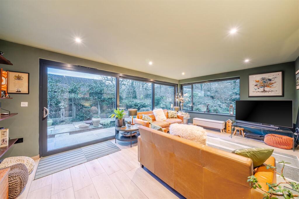 7 Birch Close, Arundel photo 3