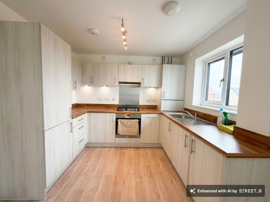 Apartment in Milton Keynes - View 3